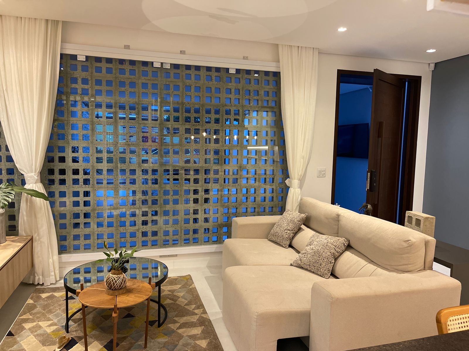 0ec03ab3-f8da-4c4c-8f1a-0ba51b14d5d4